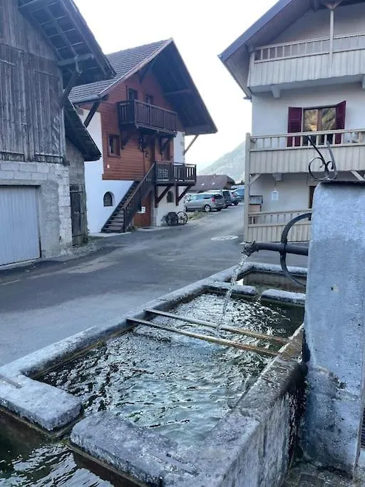 Charme Des Montagnes Et Annecy Apartment Thones